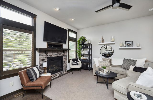 9710 Alderwood Drive, West Des Moines, IA 50266