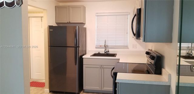 8130 Sunrise Lakes Blvd 206, Sunrise, FL 33322
