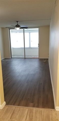 8130 Sunrise Lakes Blvd 206, Sunrise, FL 33322
