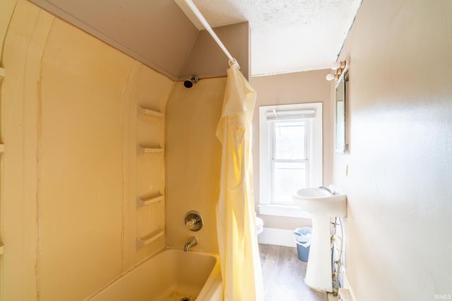 1135 Summit Street, New Haven, IN 46774