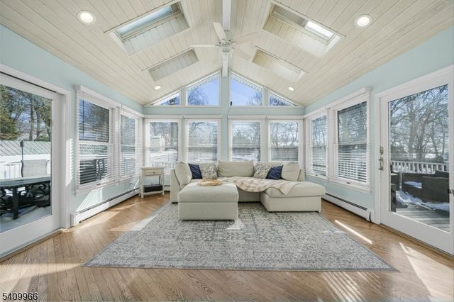 10 Stuart Ct, Montville Twp., NJ 07058