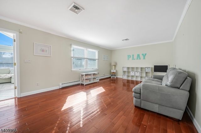 10 Stuart Ct, Montville Twp., NJ 07058