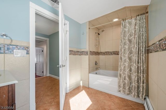 10 Stuart Ct, Montville Twp., NJ 07058