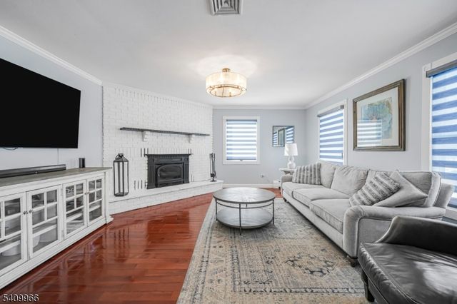 10 Stuart Ct, Montville Twp., NJ 07058