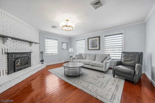 10 Stuart Ct, Montville Twp., NJ 07058