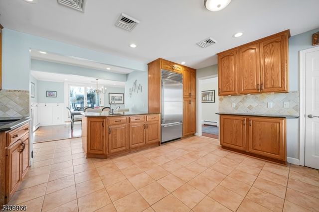 10 Stuart Ct, Montville Twp., NJ 07058