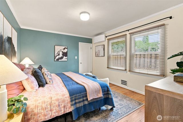 4117 Eastern Avenue N, Seattle, WA 98103