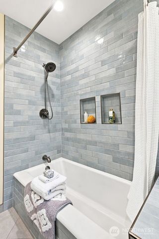 4117 Eastern Avenue N, Seattle, WA 98103
