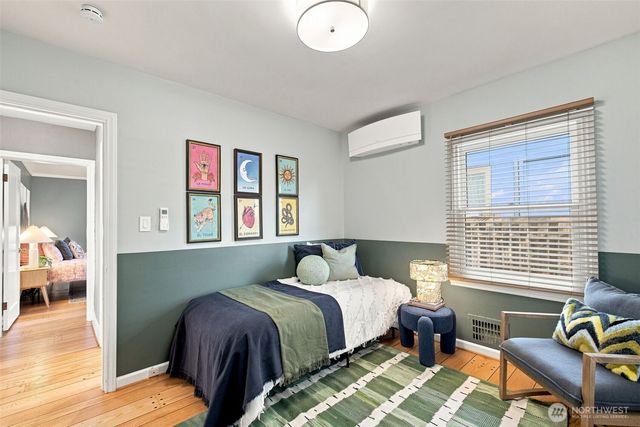4117 Eastern Avenue N, Seattle, WA 98103