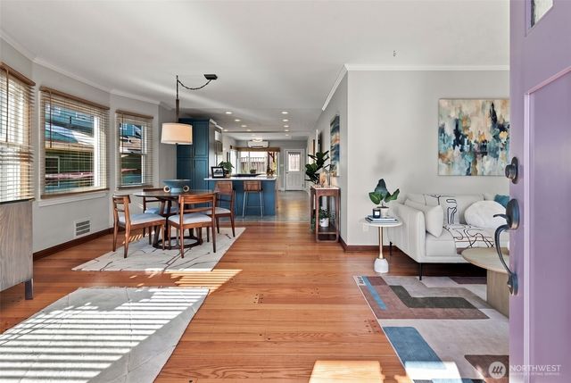 4117 Eastern Avenue N, Seattle, WA 98103