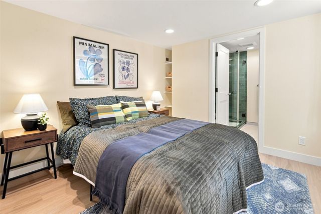 4117 Eastern Avenue N, Seattle, WA 98103