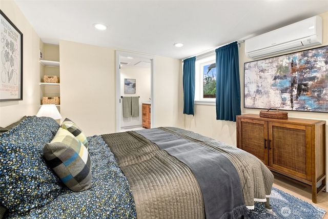 4117 Eastern Avenue N, Seattle, WA 98103