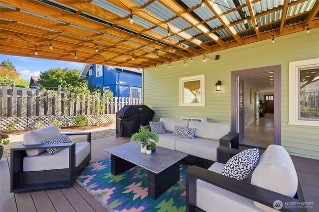 4117 Eastern Avenue N, Seattle, WA 98103