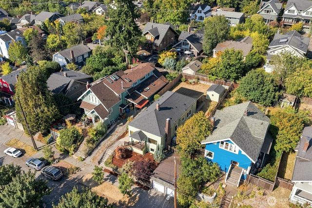 4117 Eastern Avenue N, Seattle, WA 98103