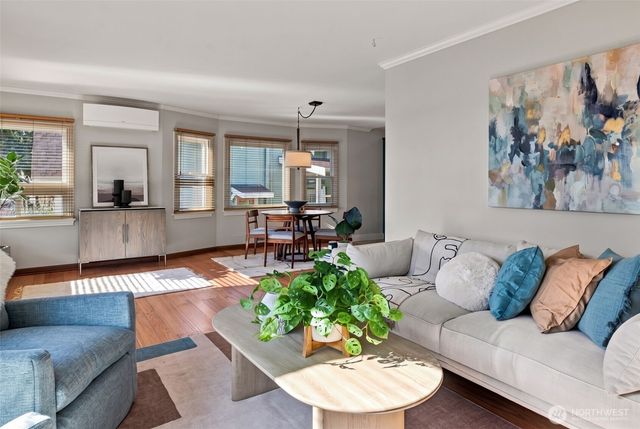 4117 Eastern Avenue N, Seattle, WA 98103
