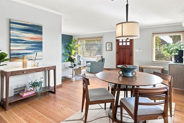 4117 Eastern Avenue N, Seattle, WA 98103
