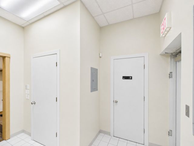 6047 W Addison Street, Chicago, IL 60634