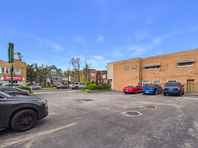 6047 W Addison Street, Chicago, IL 60634