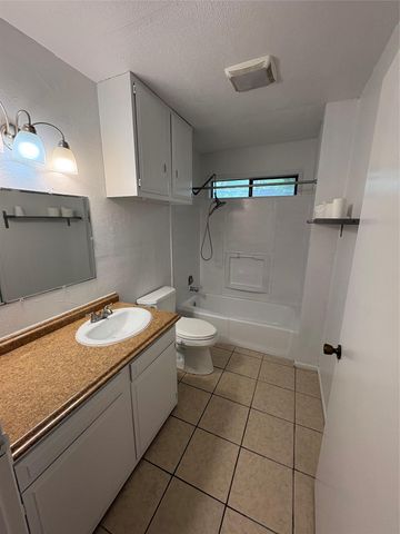 1011 Chesapeake DR B, Austin, TX 78758