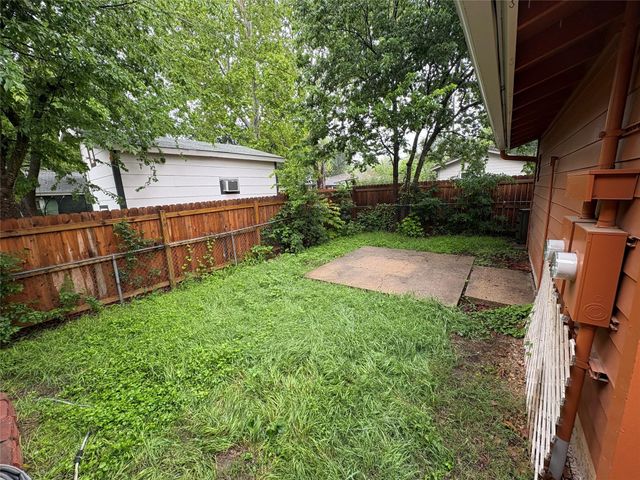 1011 Chesapeake DR B, Austin, TX 78758