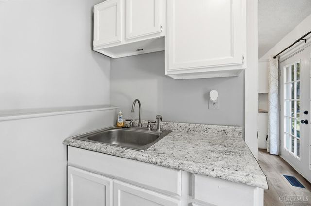 7424 Morrow Cozaddale Road, Hamilton Twp, OH 45152