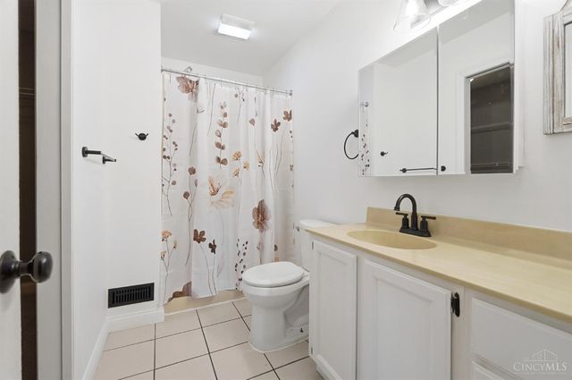 7424 Morrow Cozaddale Road, Hamilton Twp, OH 45152