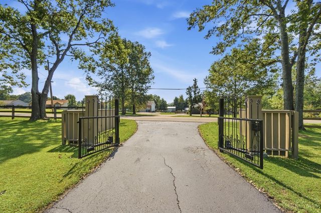 7424 Morrow Cozaddale Road, Hamilton Twp, OH 45152