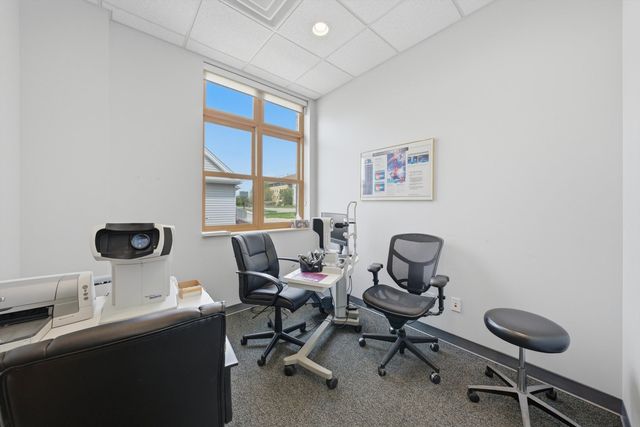 828 N Cass Avenue 1B, Westmont, IL 60559