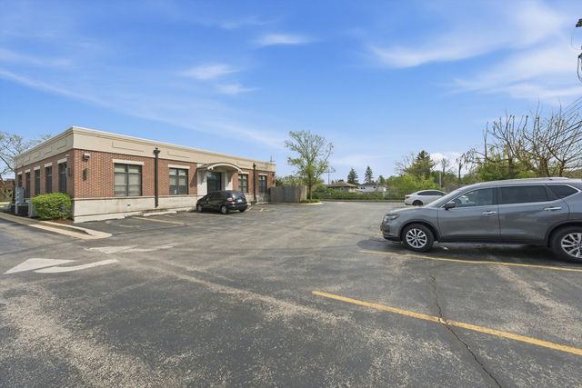 828 N Cass Avenue 1B, Westmont, IL 60559