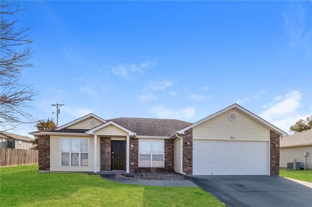 315 E Elm Street, Raymore, MO 64083