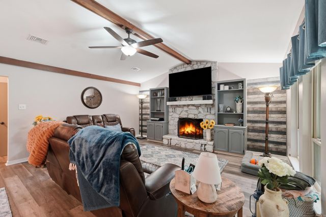 27 Darrell St, Vilonia, AR 72173