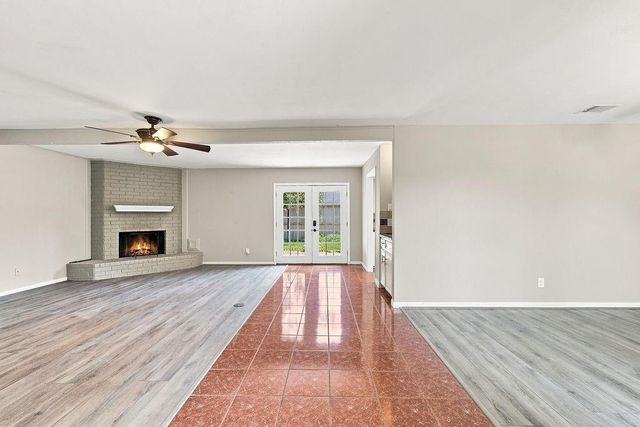 15706 Cavendish Drive, Houston, TX 77059