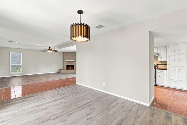 15706 Cavendish Drive, Houston, TX 77059