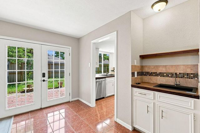 15706 Cavendish Drive, Houston, TX 77059