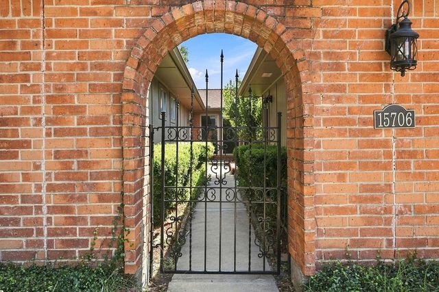 15706 Cavendish Drive, Houston, TX 77059