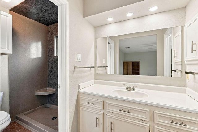 15706 Cavendish Drive, Houston, TX 77059