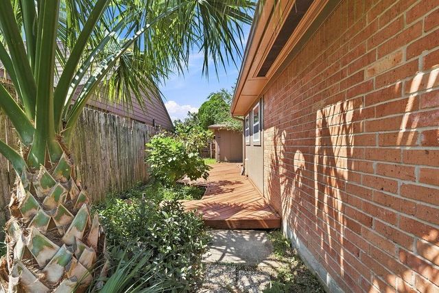 15706 Cavendish Drive, Houston, TX 77059