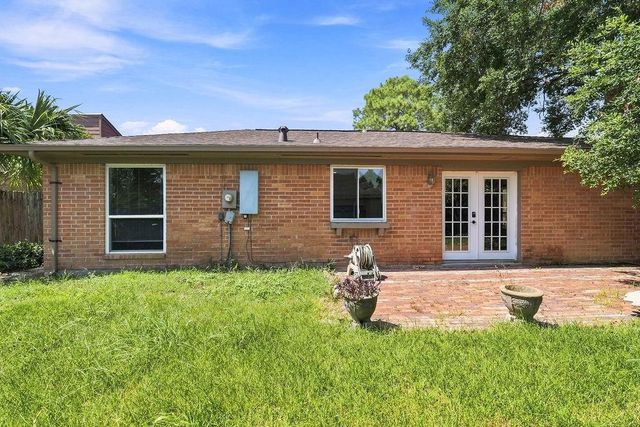 15706 Cavendish Drive, Houston, TX 77059