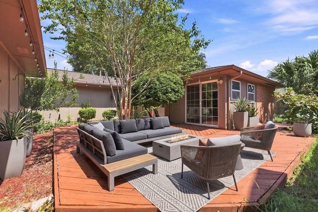 15706 Cavendish Drive, Houston, TX 77059