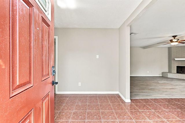 15706 Cavendish Drive, Houston, TX 77059