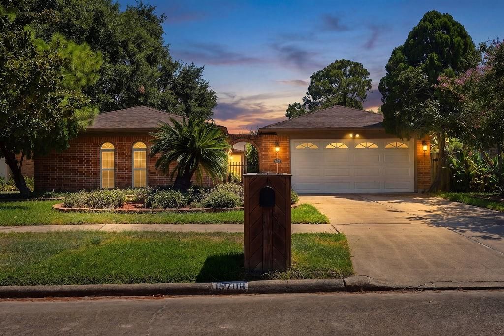 15706 Cavendish Drive, Houston, TX 77059