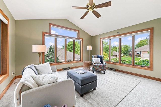 1227 W Sherman AVENUE, Fort Atkinson, WI 53538