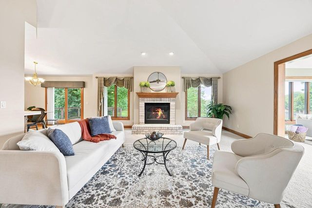 1227 W Sherman AVENUE, Fort Atkinson, WI 53538