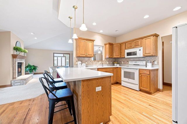 1227 W Sherman AVENUE, Fort Atkinson, WI 53538