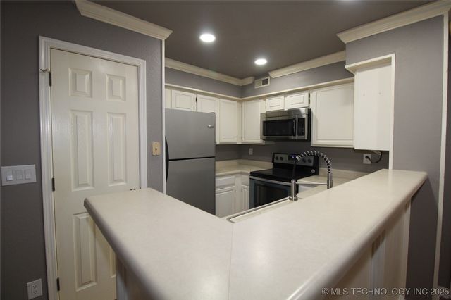 6737 S Peoria Avenue C214, Tulsa, OK 74136