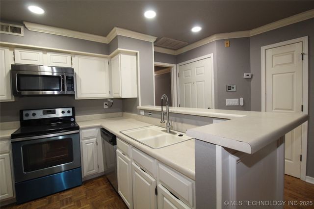 6737 S Peoria Avenue C214, Tulsa, OK 74136