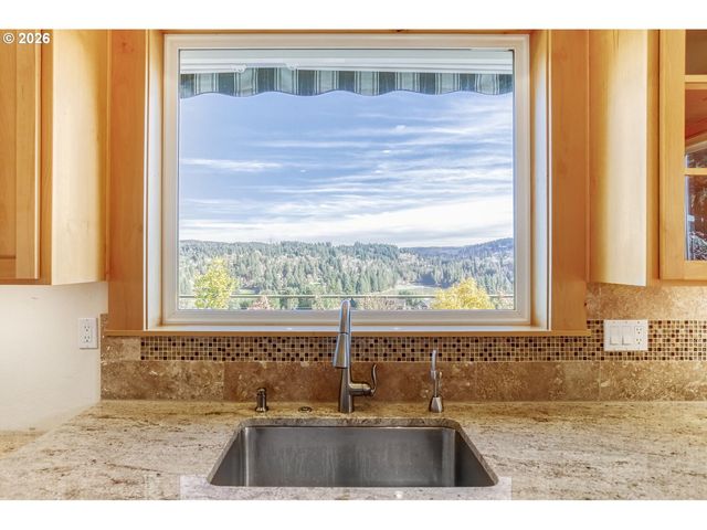 17210 S RADFORDS VIEW Ln, Oregon City, OR 97045