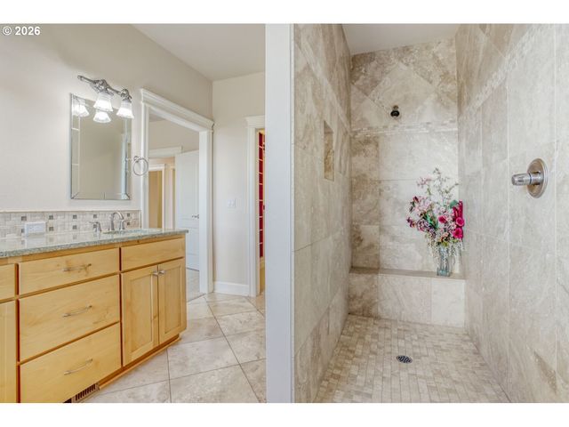 17210 S RADFORDS VIEW Ln, Oregon City, OR 97045