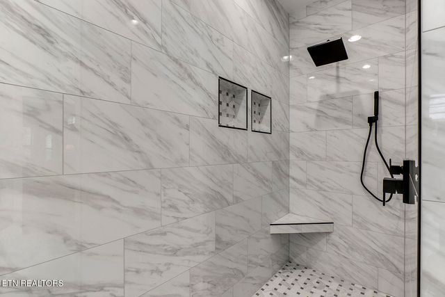 173 Chahyga Way, Loudon, TN 37774