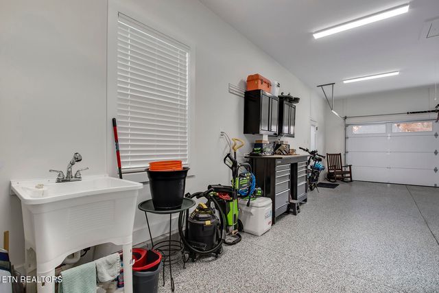 173 Chahyga Way, Loudon, TN 37774